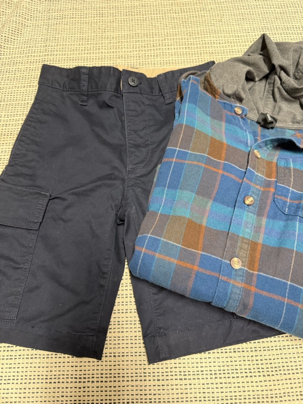 🔥🔥5/$25! 2 Piece Boys Navy Cargo Shorts and Hooded Flannel